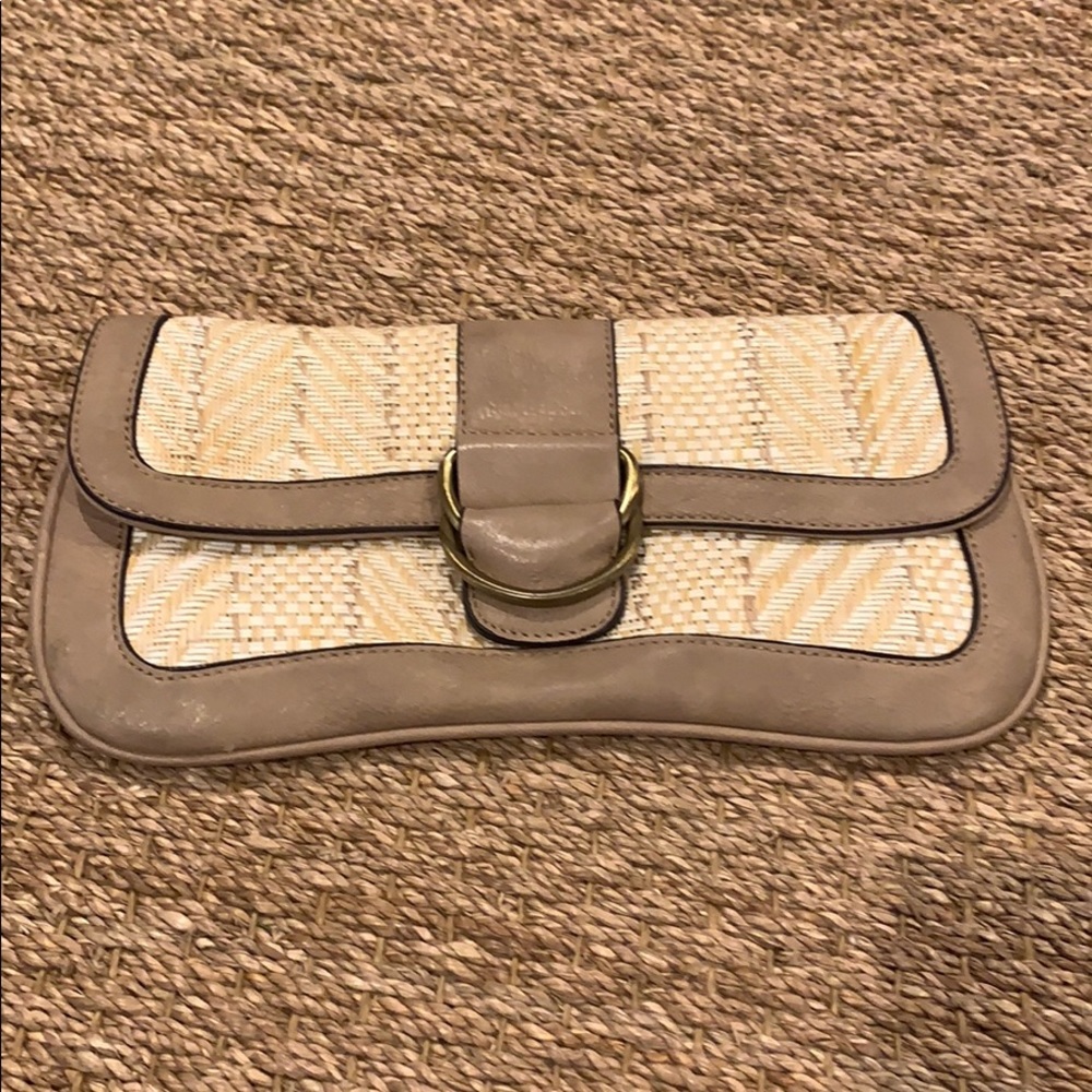 Tan clutch